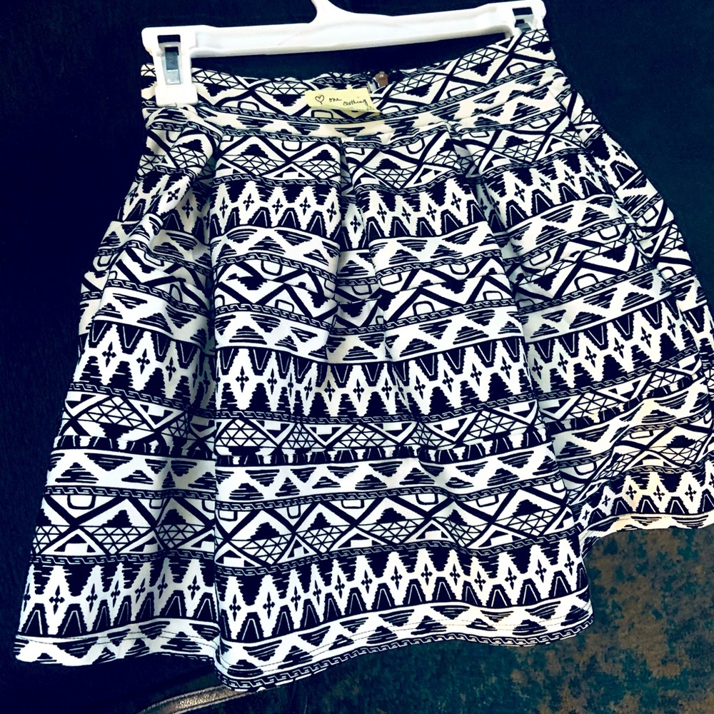 Black & white, full skirt